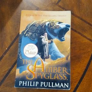 The Amber Spyglass Book 3 in The Golden Compass Trilogy UK edition